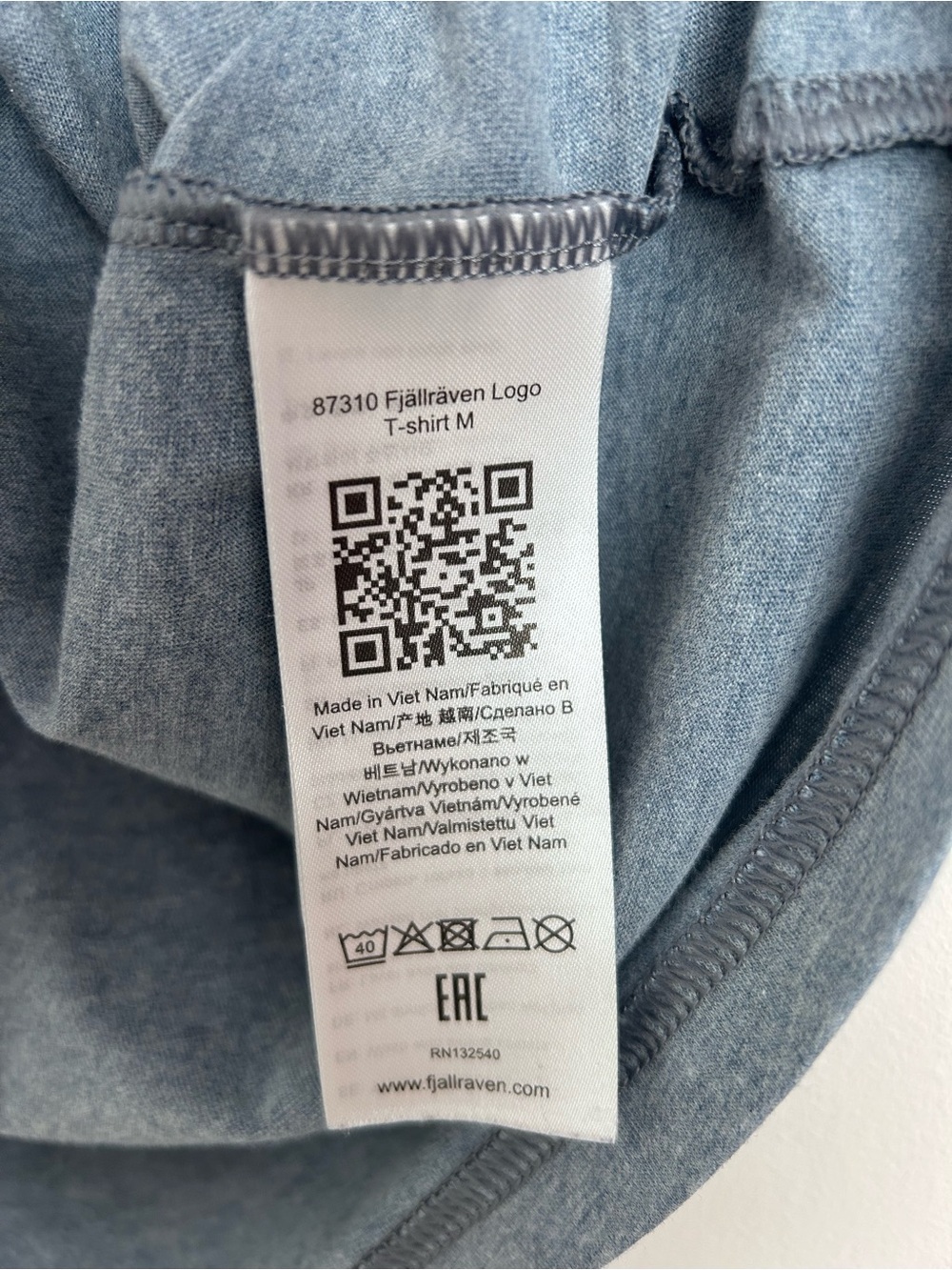 FJALLRAVEN Logo T-Shirt | Quick Dry | Reg Fit | Medium - Picture 8 of 8